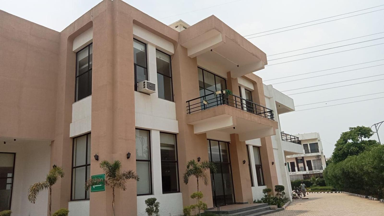 Tdi Club Retreat Sector-110 Hotel Mohali Exterior photo